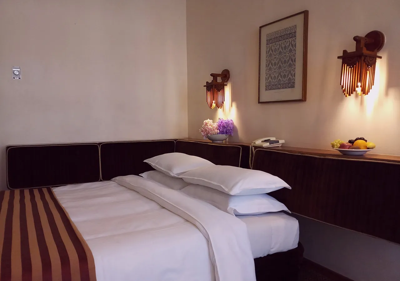 Image of a hotel room